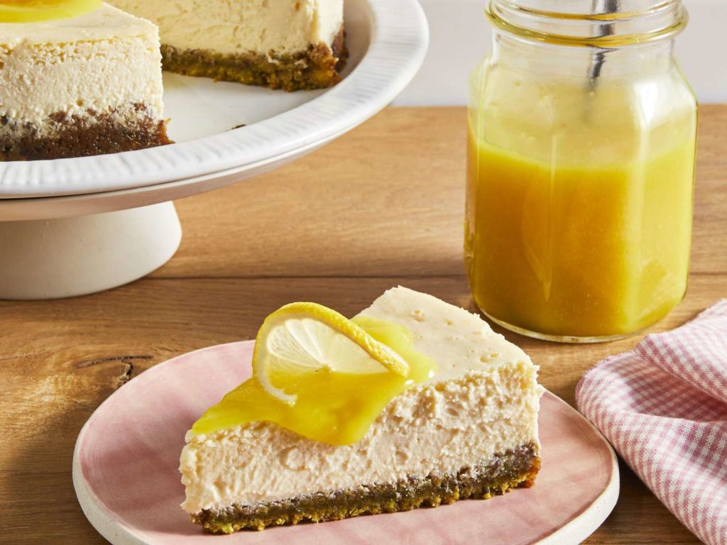 Why do you put lemon juice in cheesecake?