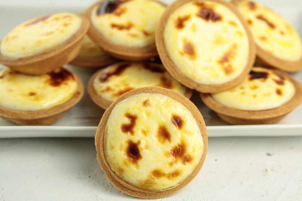 What does a cheese tart taste like?